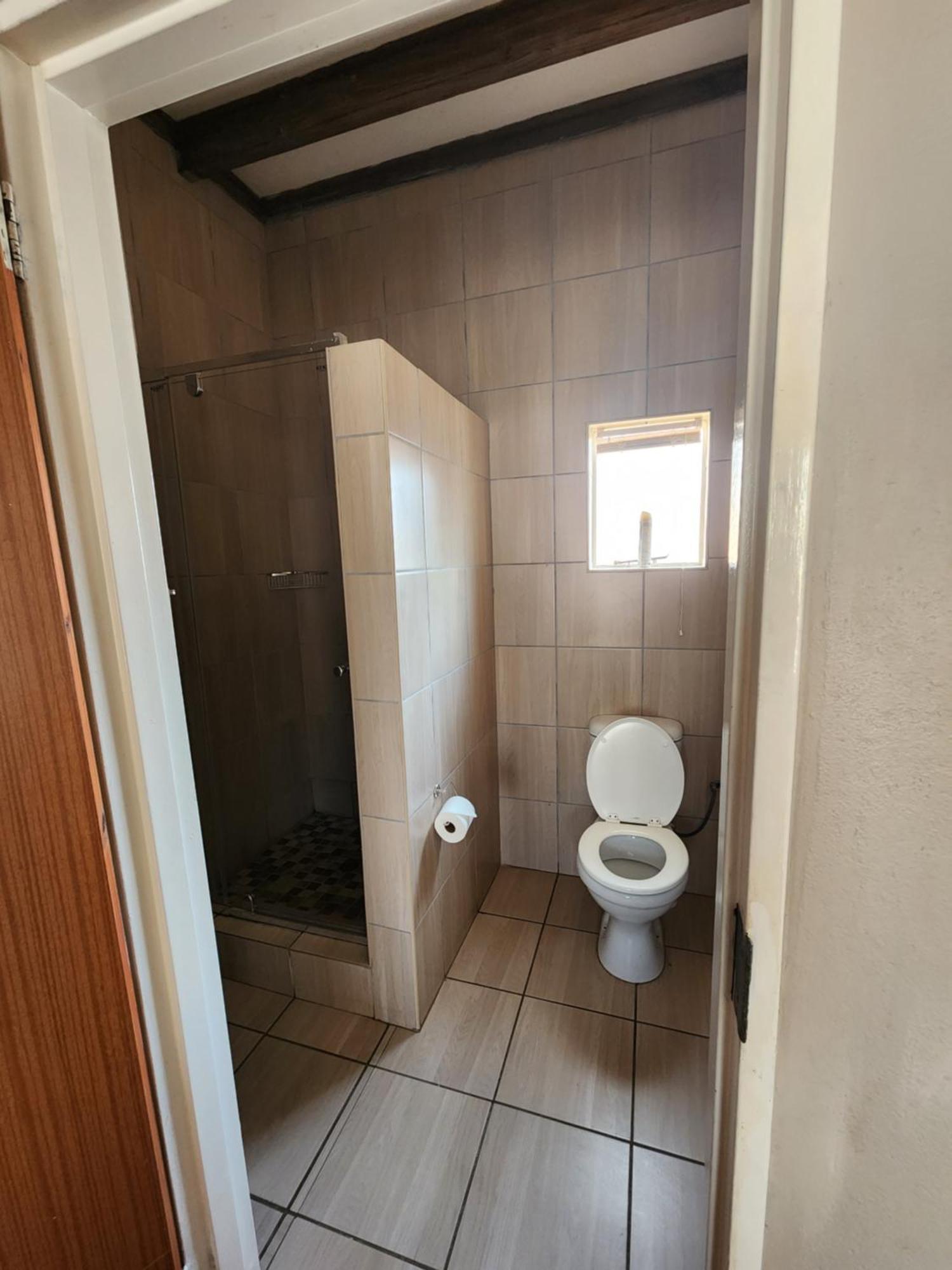 Midway Overnight Rooms Kimberley Bilik gambar